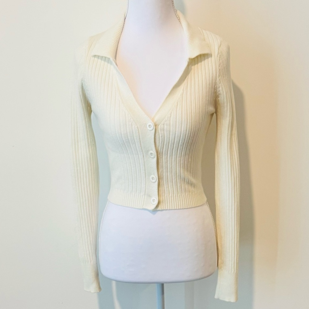 Cream Ribbed Collared Cropped Cardigan 🤍